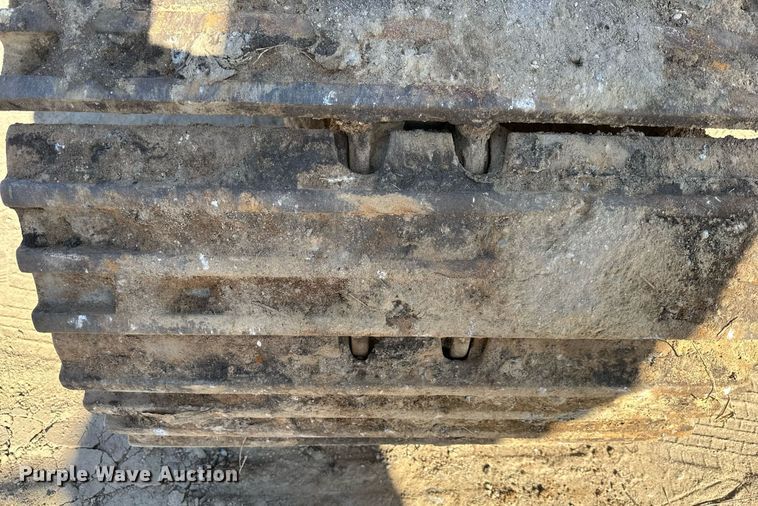 image for item DW2322 Caterpillar 235 excavator