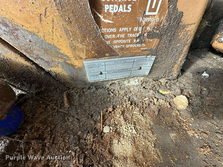 image for item DW2322 Caterpillar 235 excavator