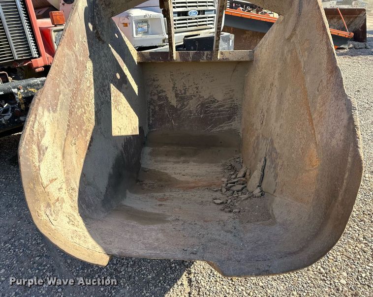 image for item DW2322 Caterpillar 235 excavator