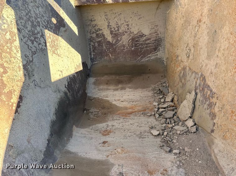 image for item DW2322 Caterpillar 235 excavator