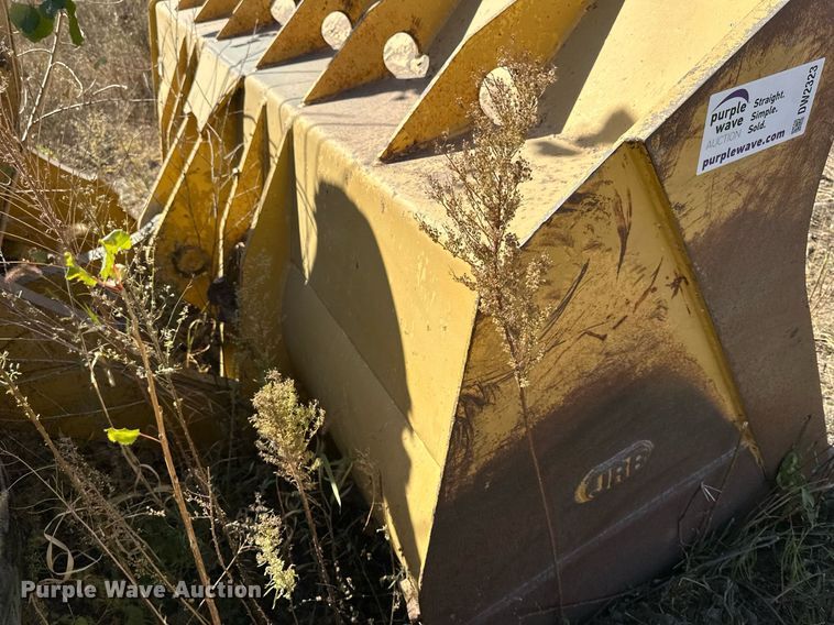 image for item DW2323 JRB WA450-2 wheel loader bucket