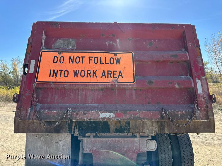 image for item DW2324 1996 International 9200 dump truck