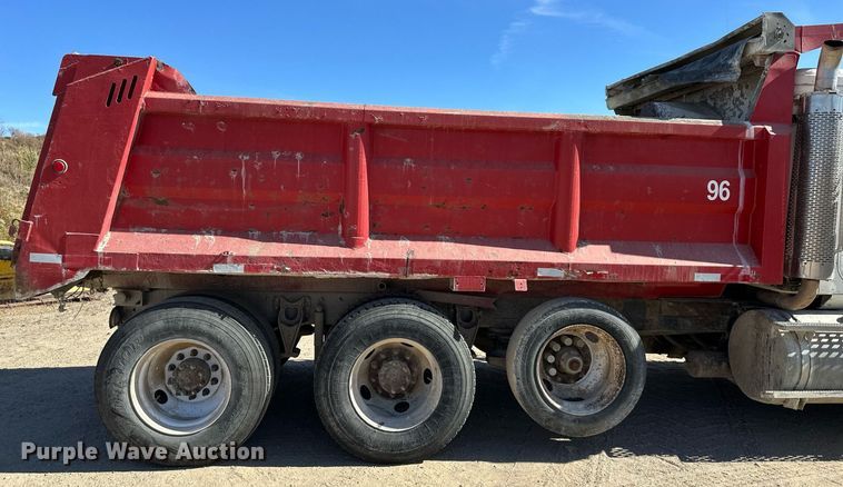 image for item DW2324 1996 International 9200 dump truck