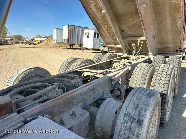 image for item DW2324 1996 International 9200 dump truck