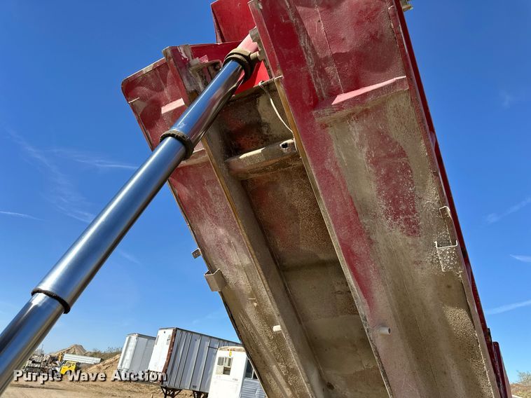 image for item DW2324 1996 International 9200 dump truck