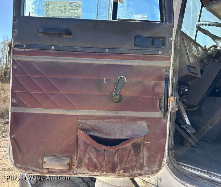 image for item DW2324 1996 International 9200 dump truck