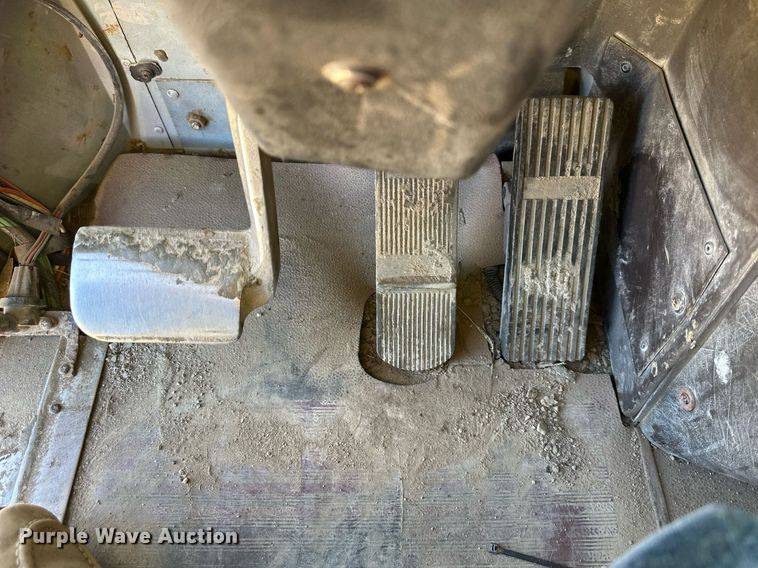 image for item DW2324 1996 International 9200 dump truck