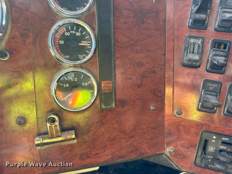 image for item DW2324 1996 International 9200 dump truck