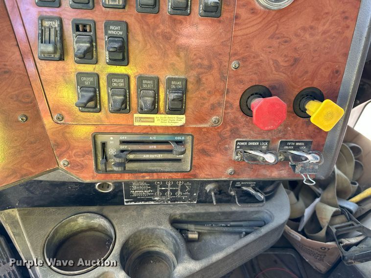 image for item DW2324 1996 International 9200 dump truck