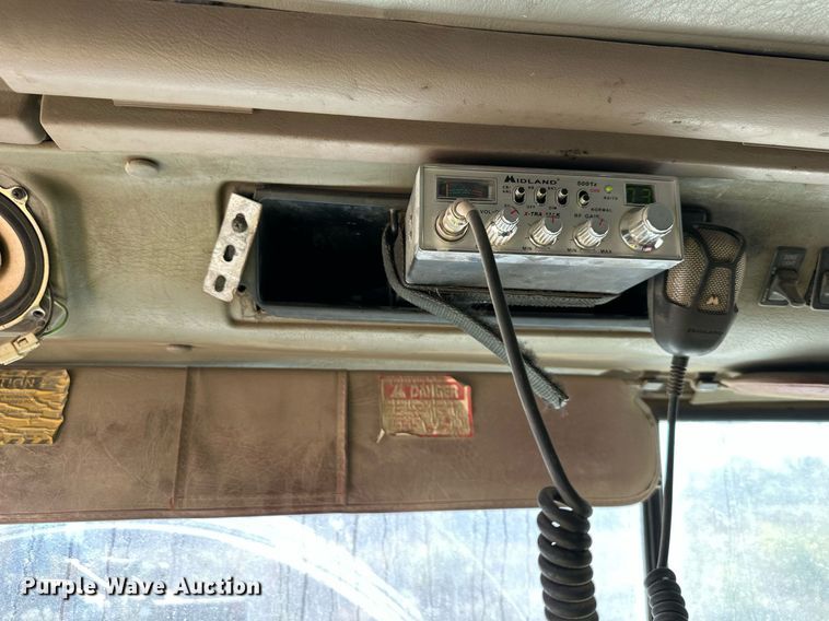 image for item DW2324 1996 International 9200 dump truck