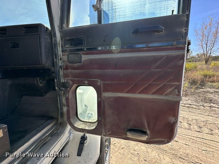 image for item DW2324 1996 International 9200 dump truck