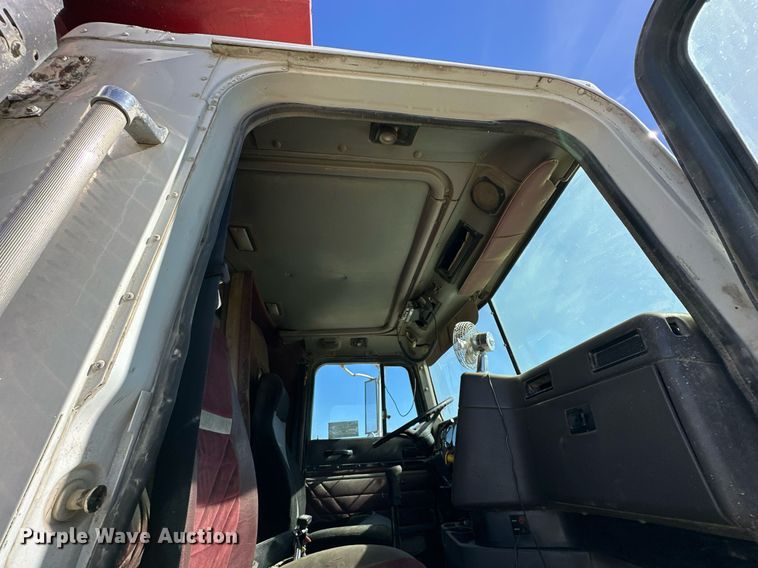 image for item DW2324 1996 International 9200 dump truck