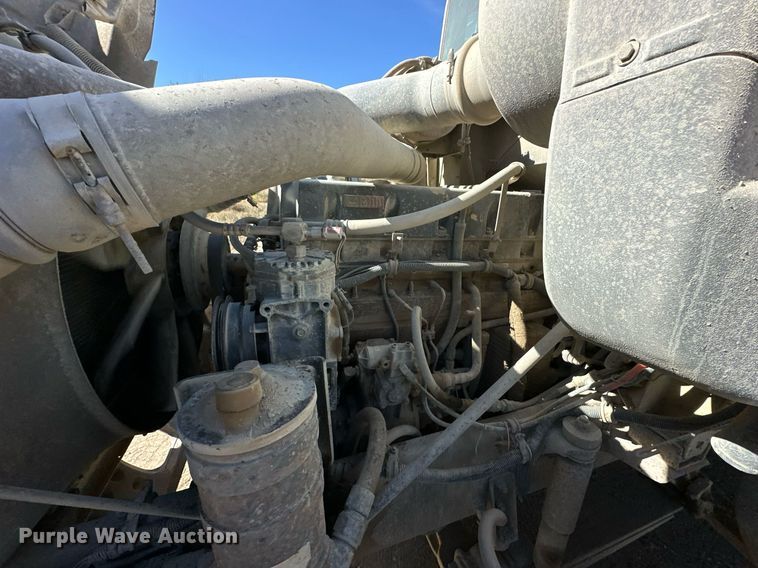 image for item DW2324 1996 International 9200 dump truck