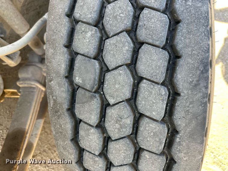 image for item DW2324 1996 International 9200 dump truck