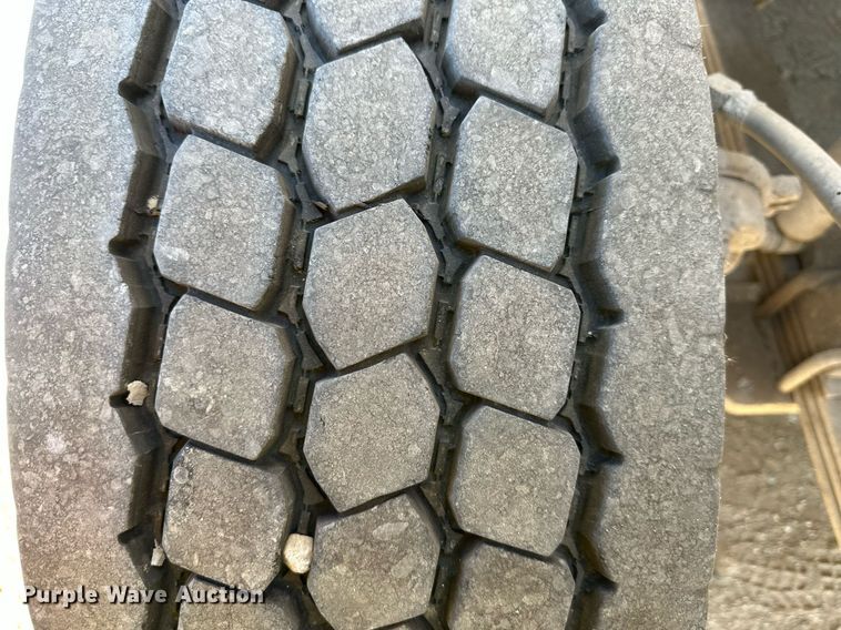 image for item DW2324 1996 International 9200 dump truck