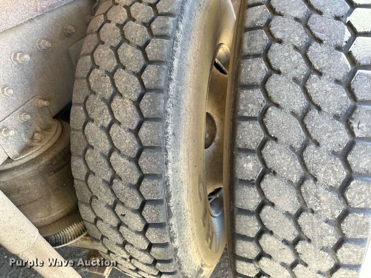 image for item DW2324 1996 International 9200 dump truck