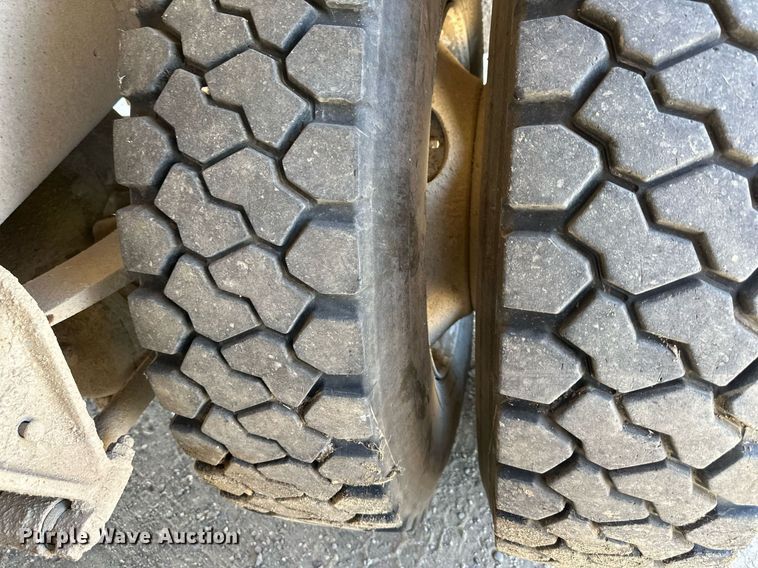 image for item DW2324 1996 International 9200 dump truck