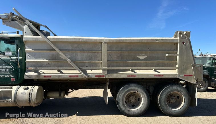 image for item DW2325 1994 Mack RD688S dump truck