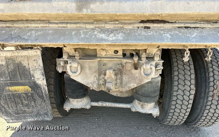 image for item DW2325 1994 Mack RD688S dump truck