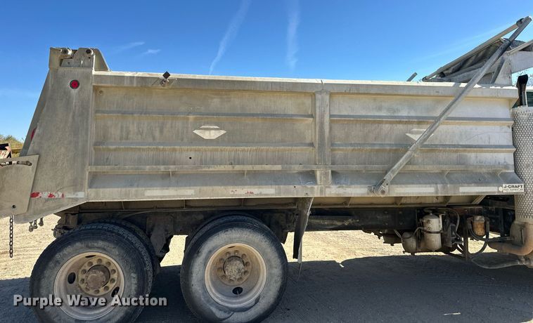 image for item DW2325 1994 Mack RD688S dump truck