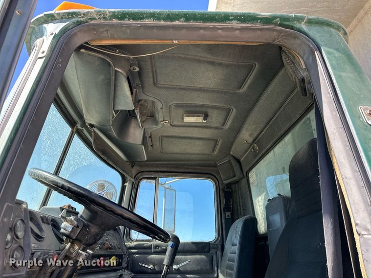 image for item DW2325 1994 Mack RD688S dump truck