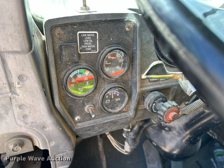 image for item DW2325 1994 Mack RD688S dump truck