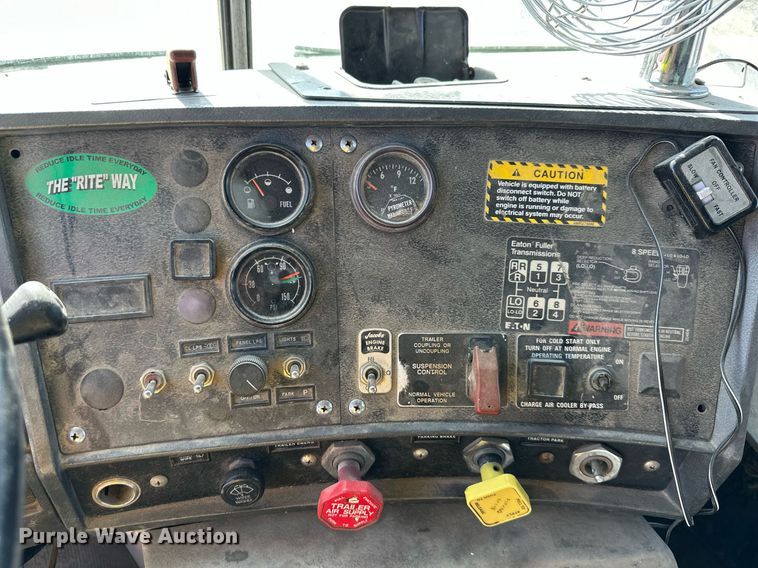 image for item DW2325 1994 Mack RD688S dump truck