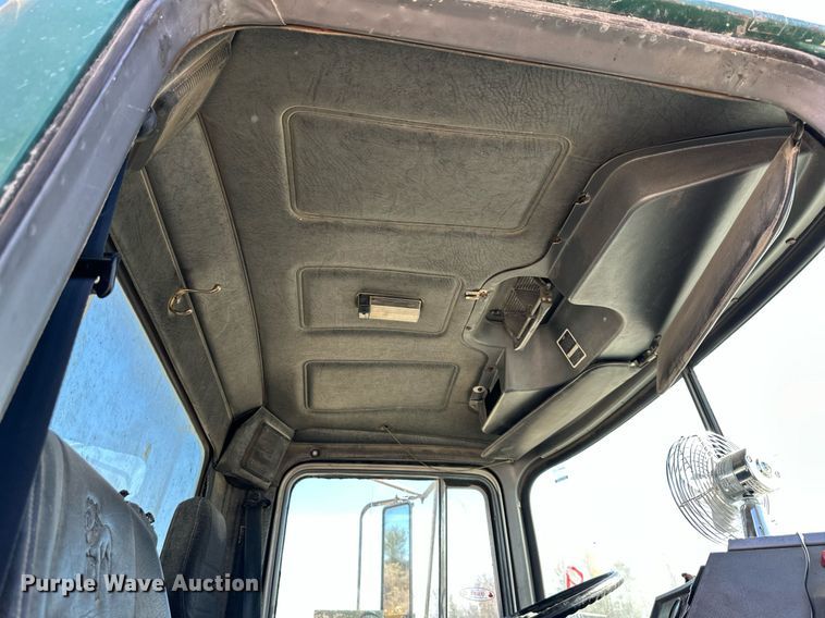 image for item DW2325 1994 Mack RD688S dump truck