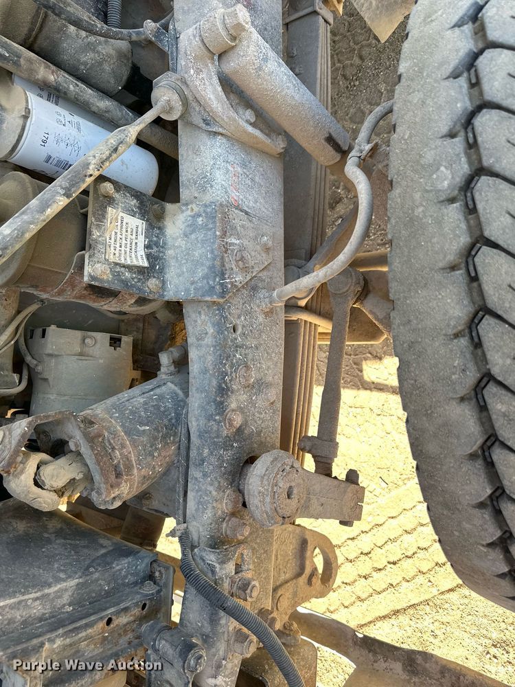 image for item DW2325 1994 Mack RD688S dump truck