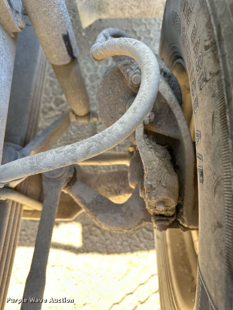 image for item DW2325 1994 Mack RD688S dump truck