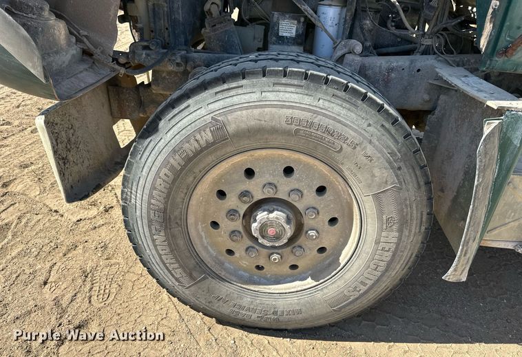 image for item DW2325 1994 Mack RD688S dump truck