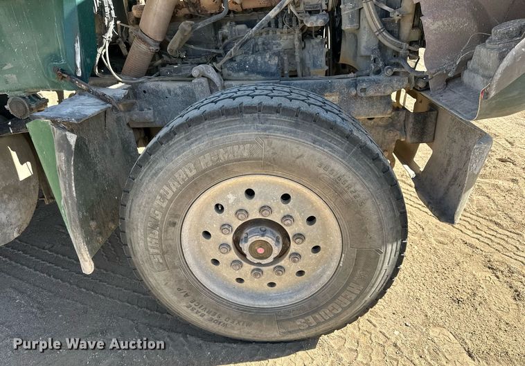 image for item DW2325 1994 Mack RD688S dump truck