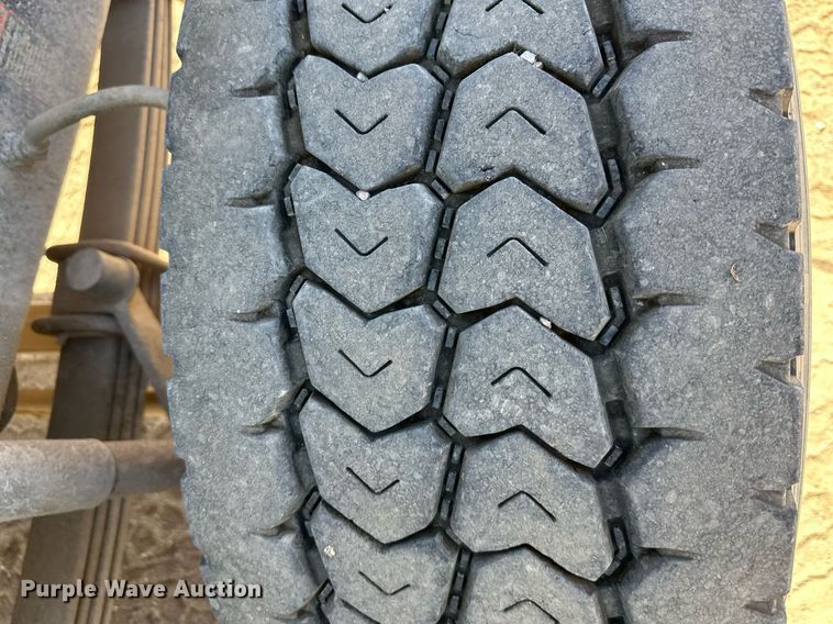 image for item DW2325 1994 Mack RD688S dump truck