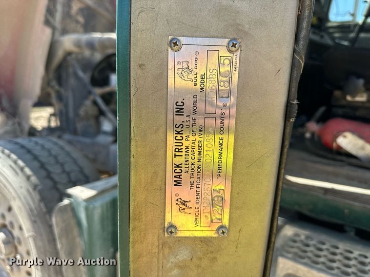 image for item DW2325 1994 Mack RD688S dump truck