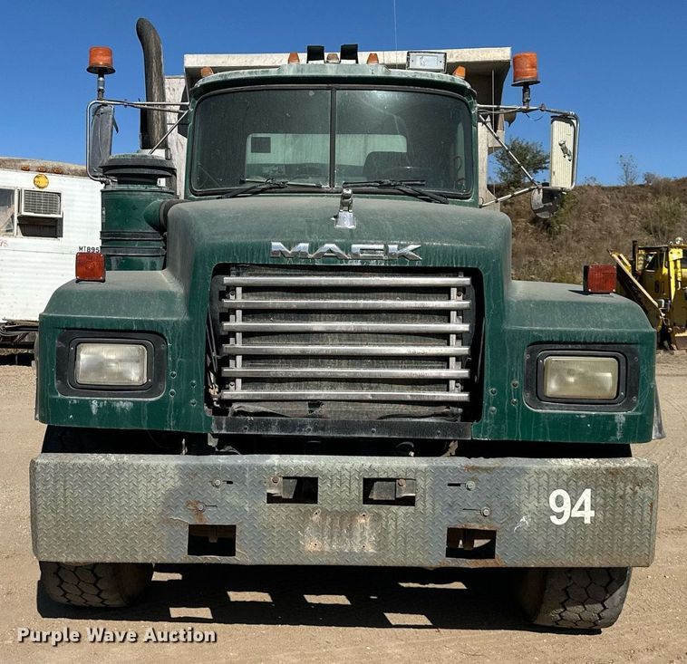 image for item DW2326 1994 Mack RD688S dump truck