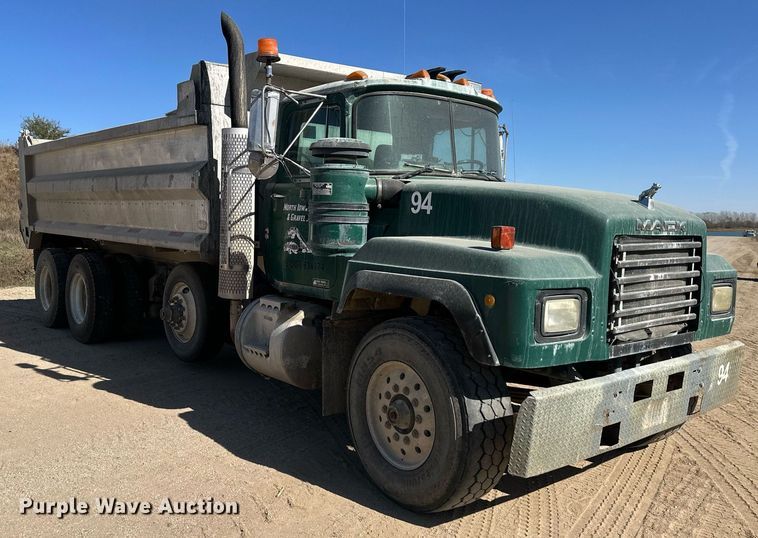 image for item DW2326 1994 Mack RD688S dump truck