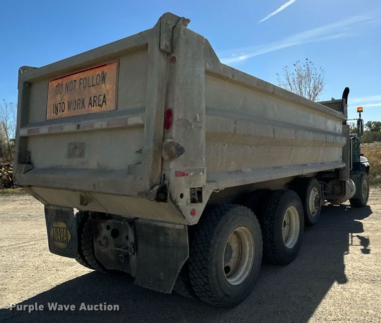 image for item DW2326 1994 Mack RD688S dump truck
