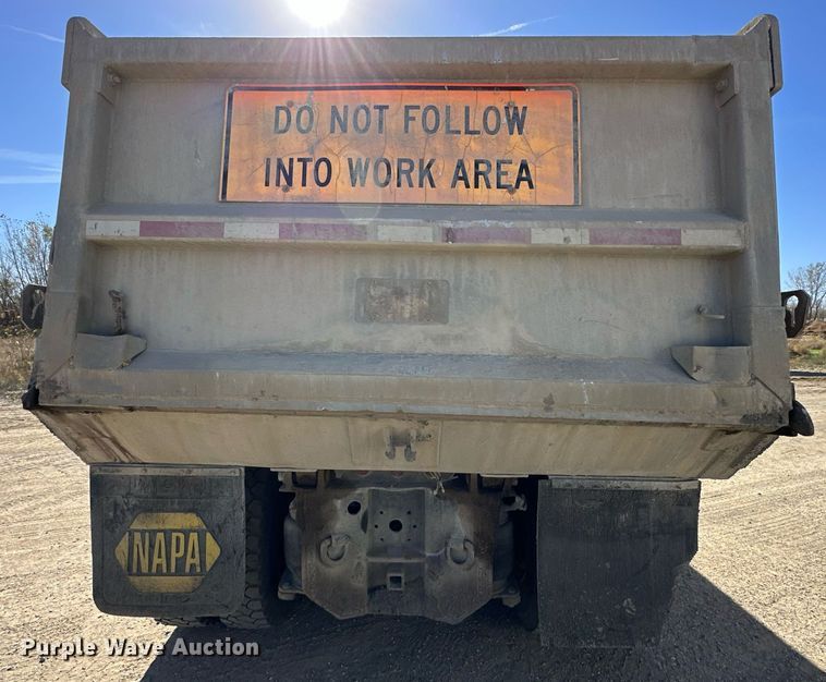 image for item DW2326 1994 Mack RD688S dump truck