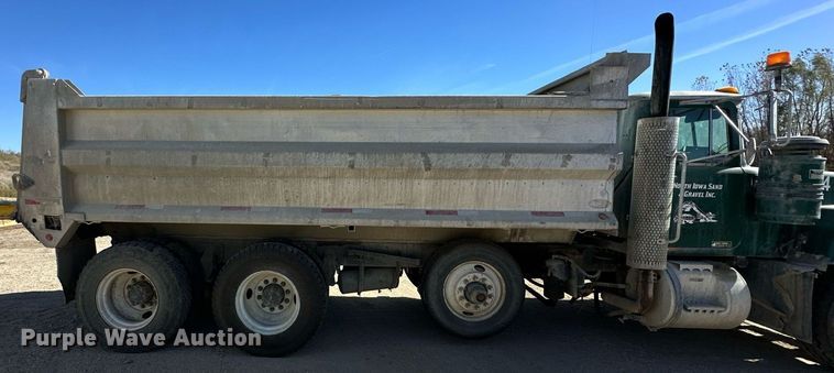 image for item DW2326 1994 Mack RD688S dump truck