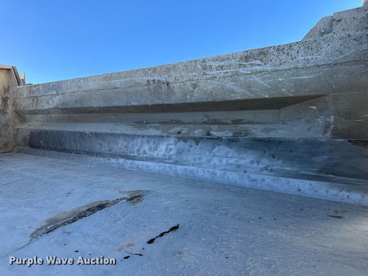 image for item DW2326 1994 Mack RD688S dump truck