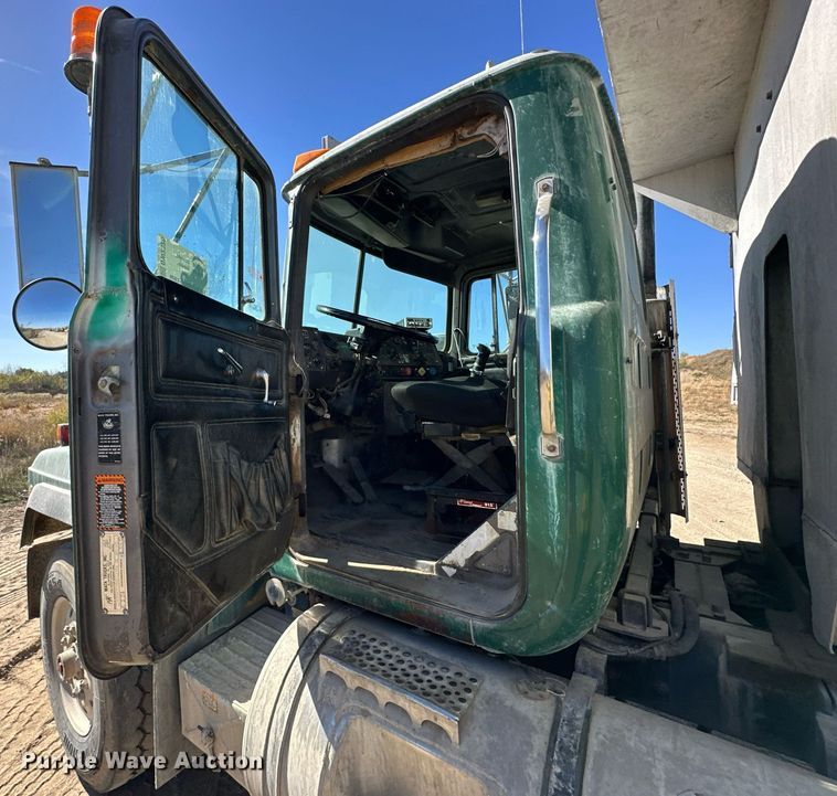 image for item DW2326 1994 Mack RD688S dump truck