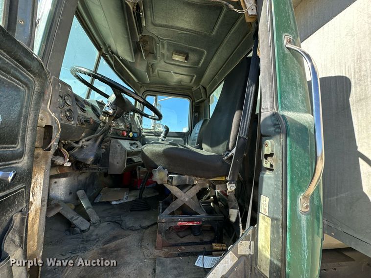 image for item DW2326 1994 Mack RD688S dump truck