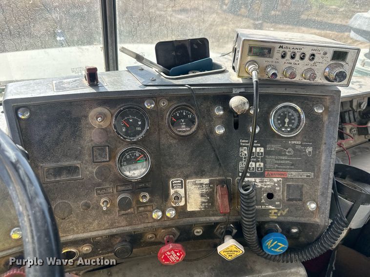 image for item DW2326 1994 Mack RD688S dump truck