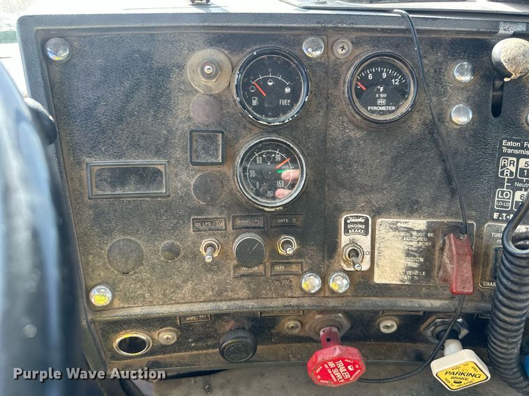 image for item DW2326 1994 Mack RD688S dump truck