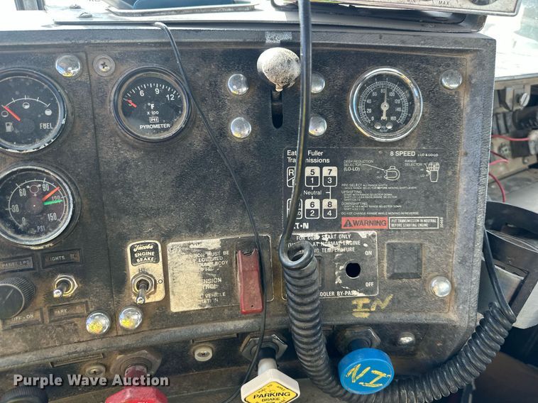 image for item DW2326 1994 Mack RD688S dump truck