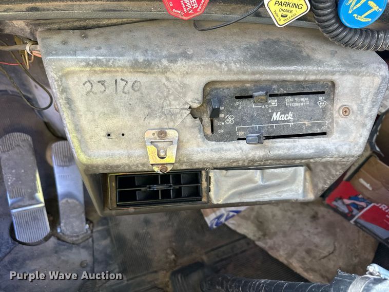 image for item DW2326 1994 Mack RD688S dump truck