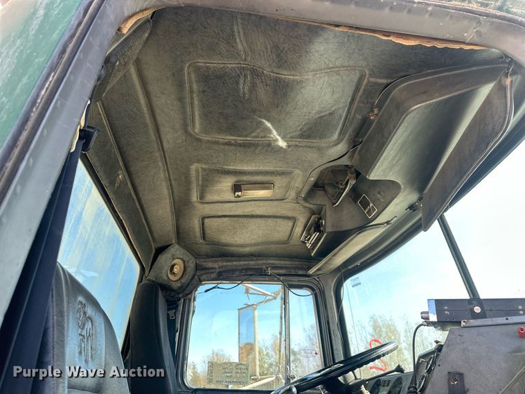 image for item DW2326 1994 Mack RD688S dump truck