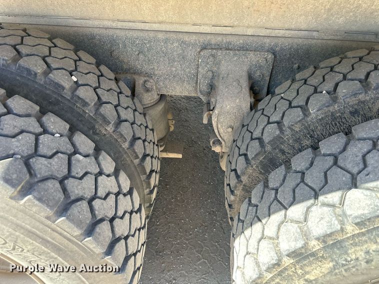 image for item DW2326 1994 Mack RD688S dump truck