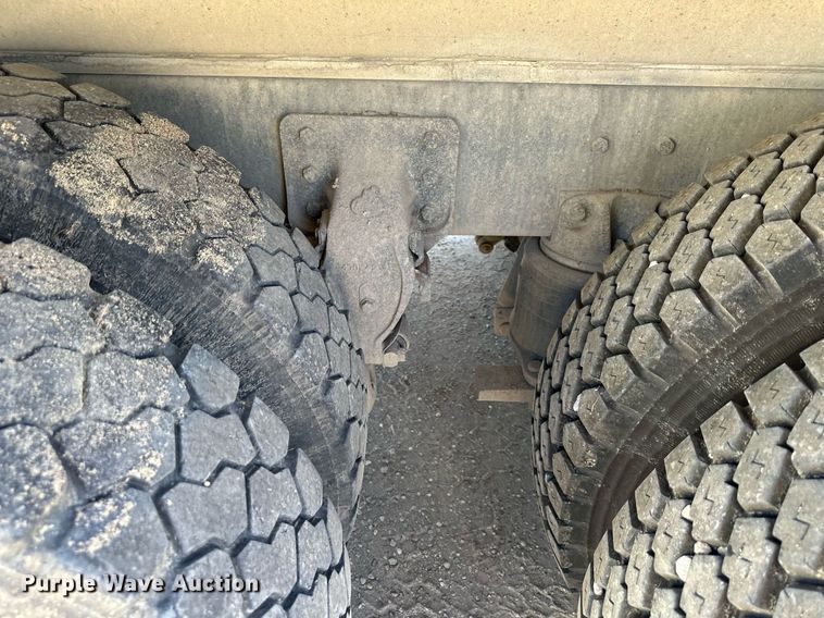 image for item DW2326 1994 Mack RD688S dump truck