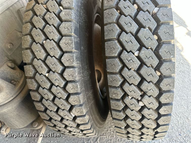 image for item DW2326 1994 Mack RD688S dump truck